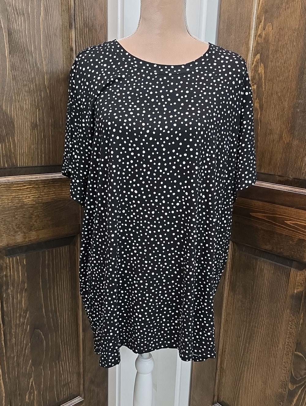torrid Black and White Polka Dot Short Sleeve Tunic